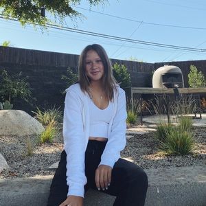 Meet your Posher, Stella